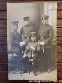 Unbekannte Soldaten auf einer Postkarte aus Gelsenkirchen von 1913